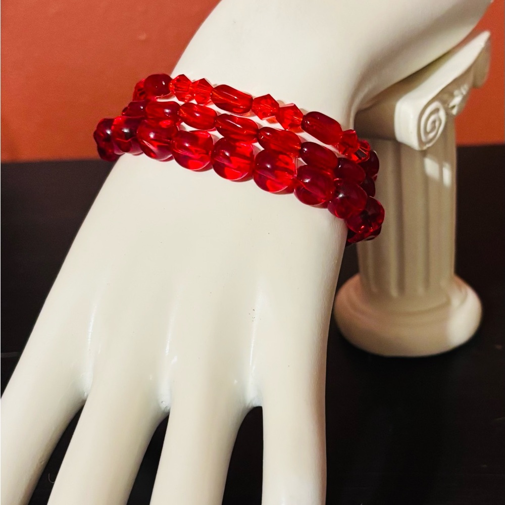 Elegant Red Beaded Bracelet